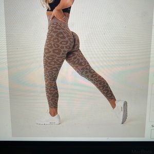 NVGTN Mocha Leopard Seamless XS